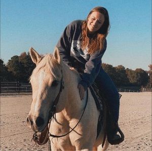 Meet your Posher, Kayla